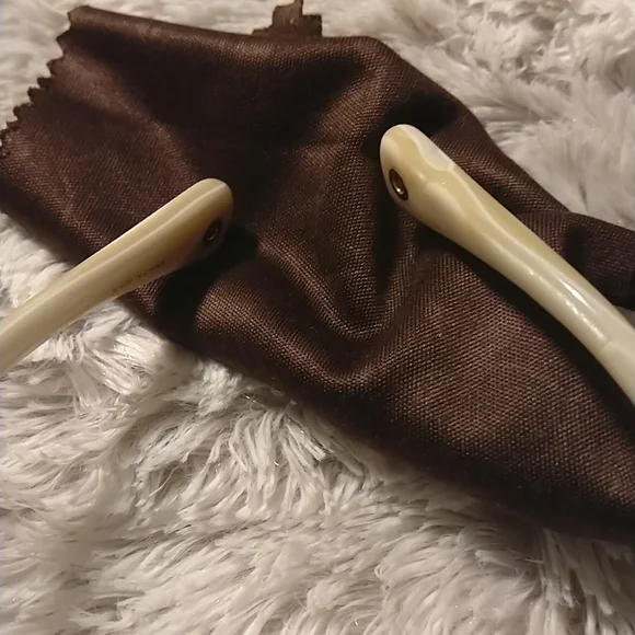 Vintage Coach Reese Sunglasses in Ivory *Please read description b4 offers* 🙏😊 - Picture 7 of 8